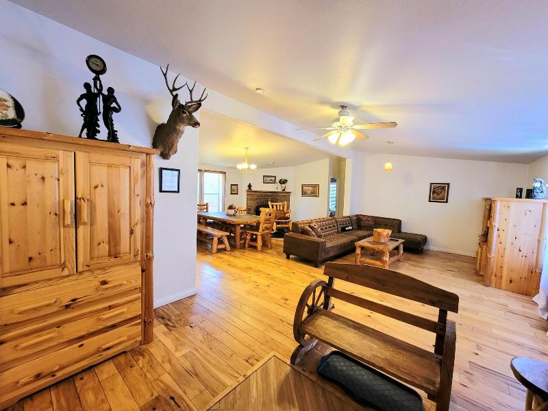 Country Club Chalet image