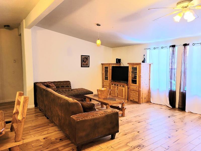 Country Club Chalet image