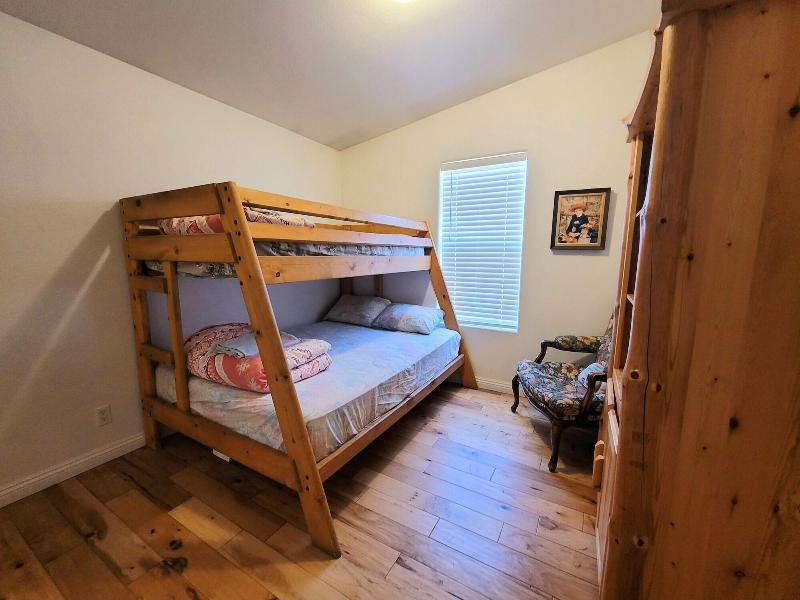 Country Club Chalet image
