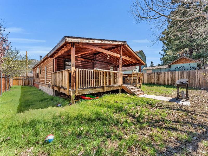 Country Club Chalet image