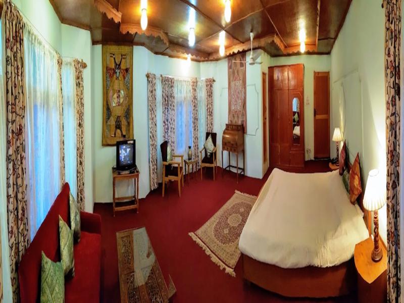 Suite with Dal Lake View
