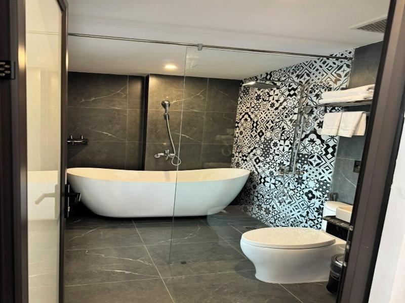 Aquarius Premium Hotel image