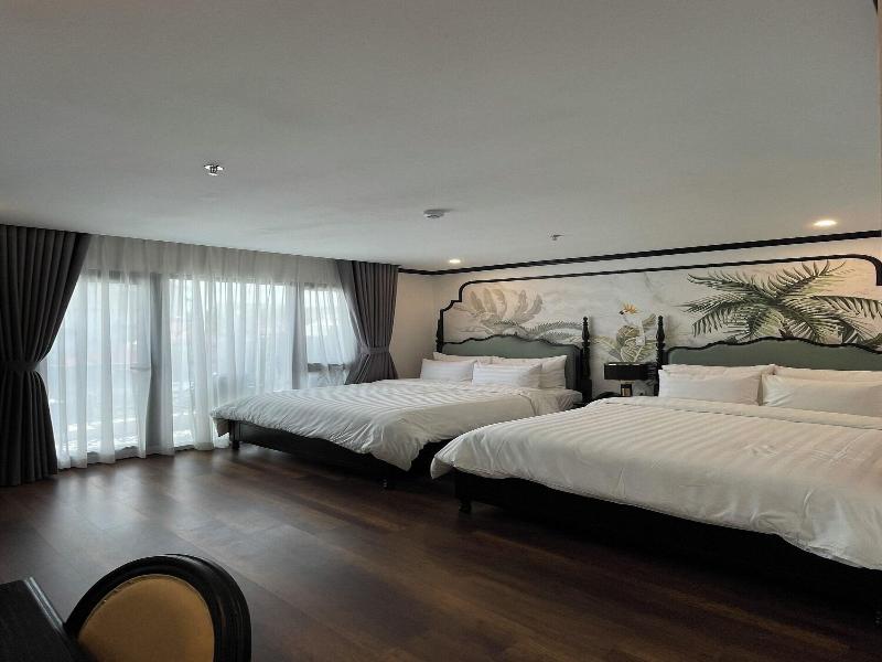 Aquarius Premium Hotel image