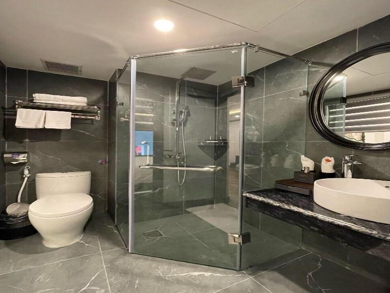 Aquarius Premium Hotel image