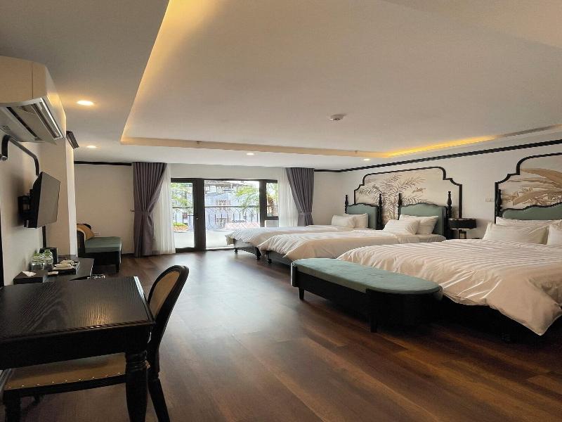 Aquarius Premium Hotel image