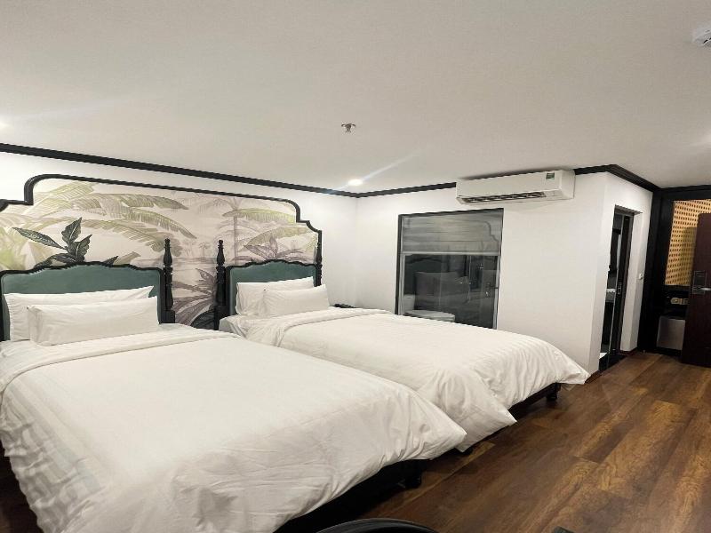 Aquarius Premium Hotel image