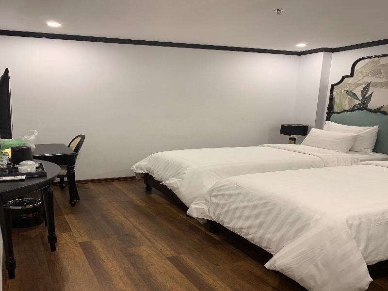 Aquarius Premium Hotel image