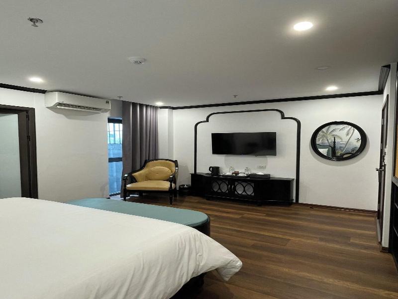 Aquarius Premium Hotel image
