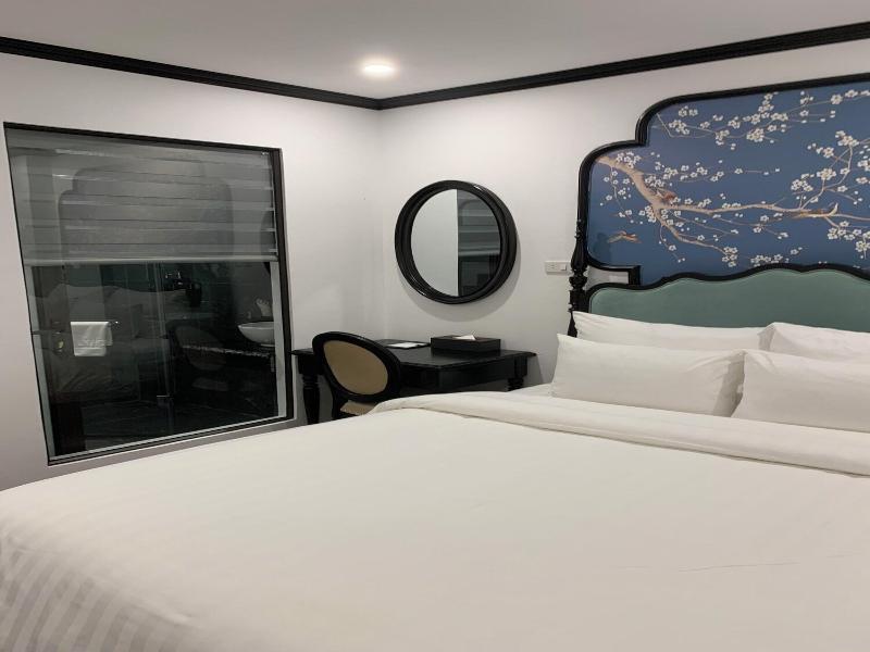 Aquarius Premium Hotel image