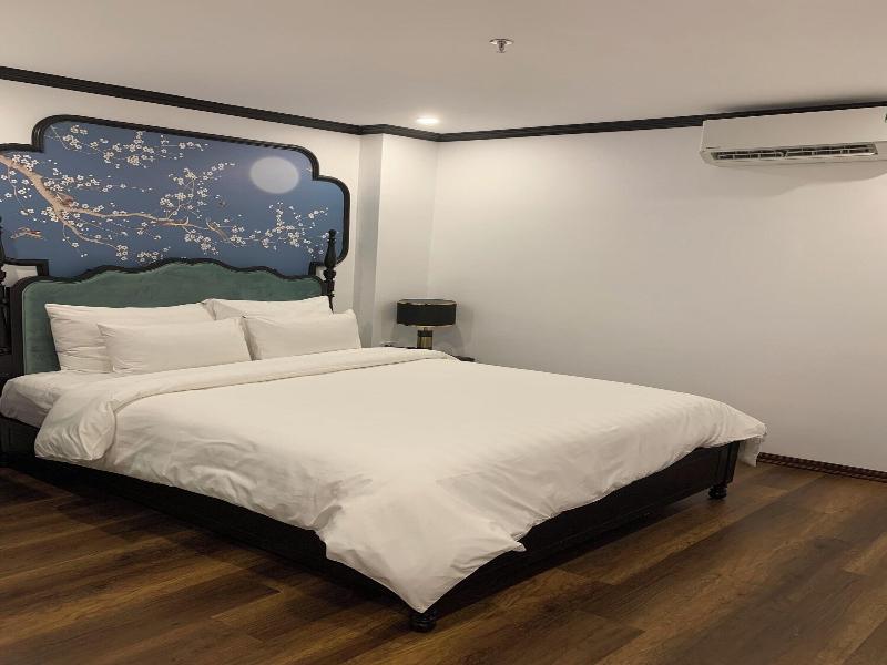 Aquarius Premium Hotel image