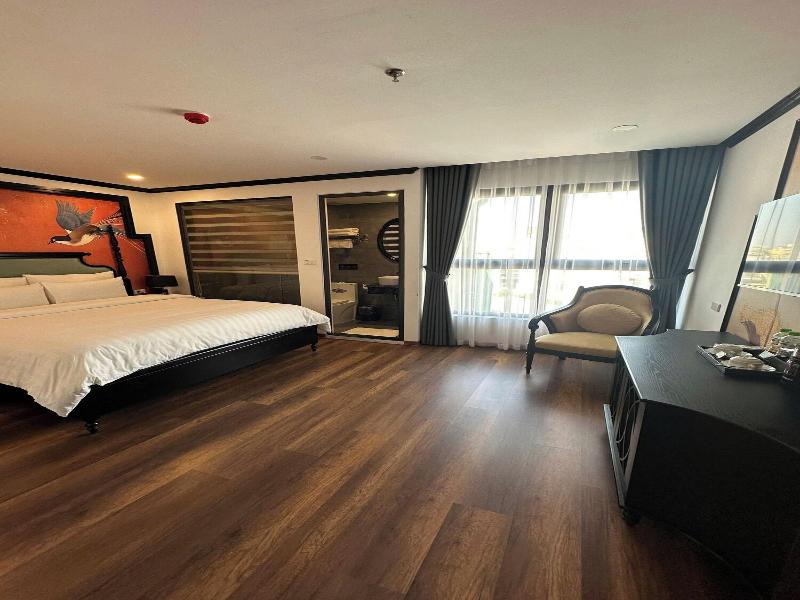 Aquarius Premium Hotel image