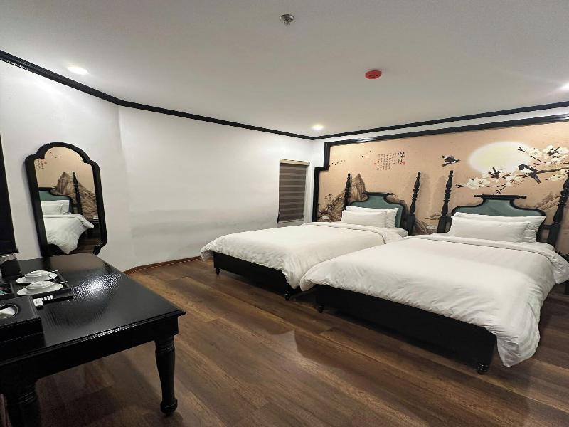 Aquarius Premium Hotel image