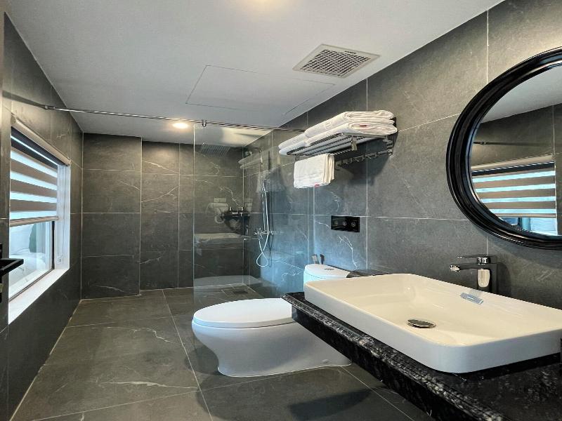 Aquarius Premium Hotel image