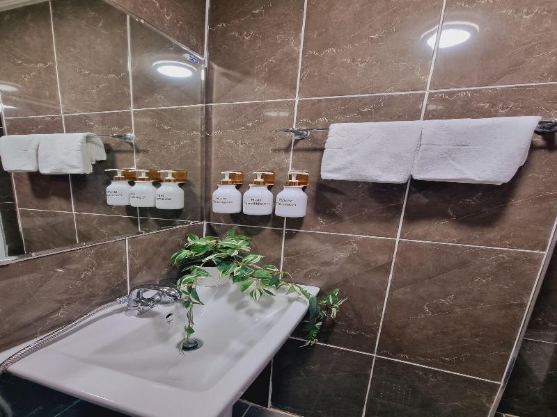 Space Guesthouse image