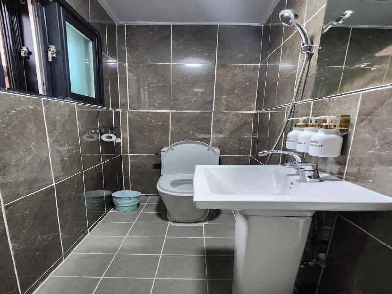 Space Guesthouse image