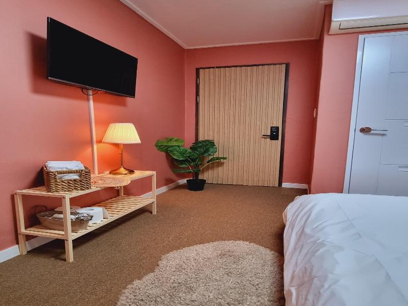 Space Guesthouse image