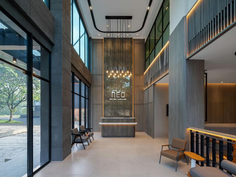 Hotel Neo Kota Baru Parahyangan image