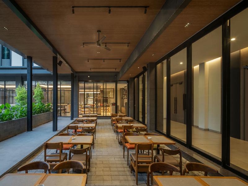 Hotel Neo Kota Baru Parahyangan image