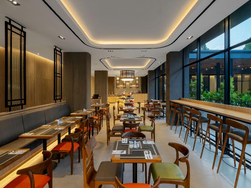 Hotel Neo Kota Baru Parahyangan image