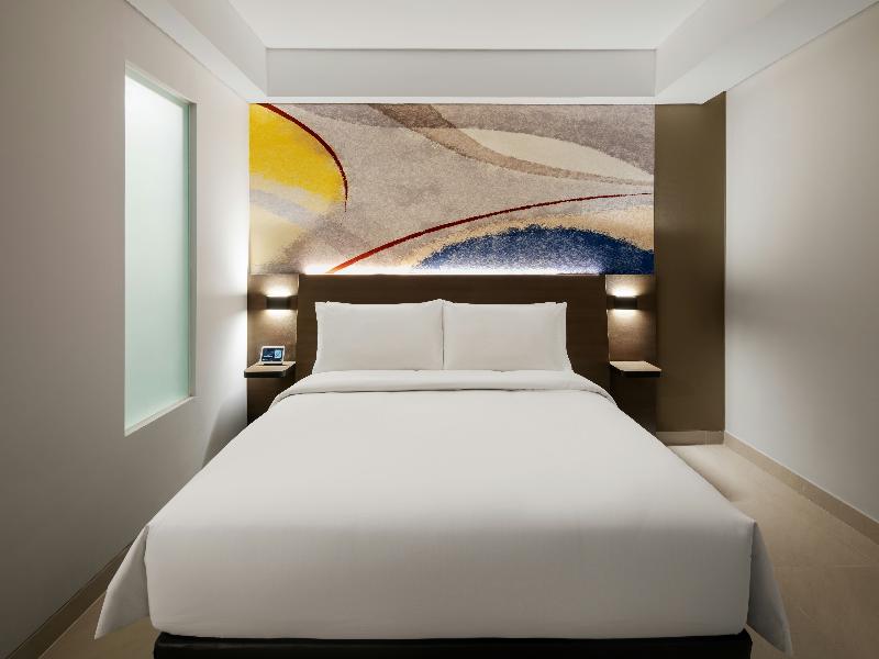 Hotel Neo Kota Baru Parahyangan image