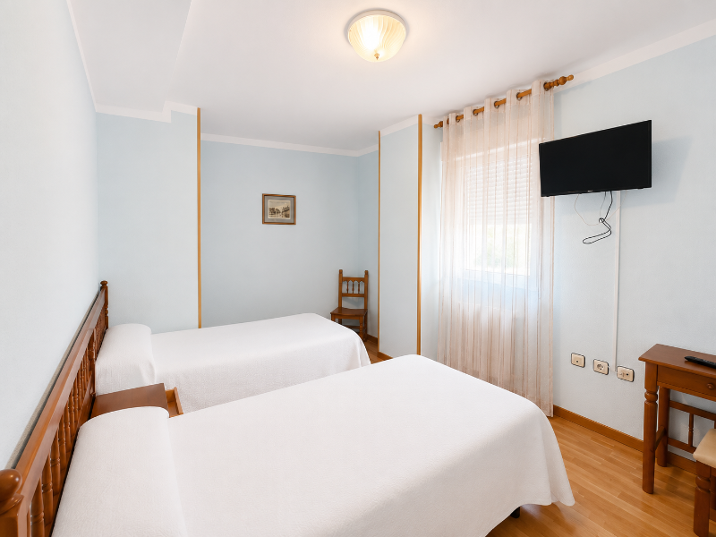 Hostal Ec Leon image