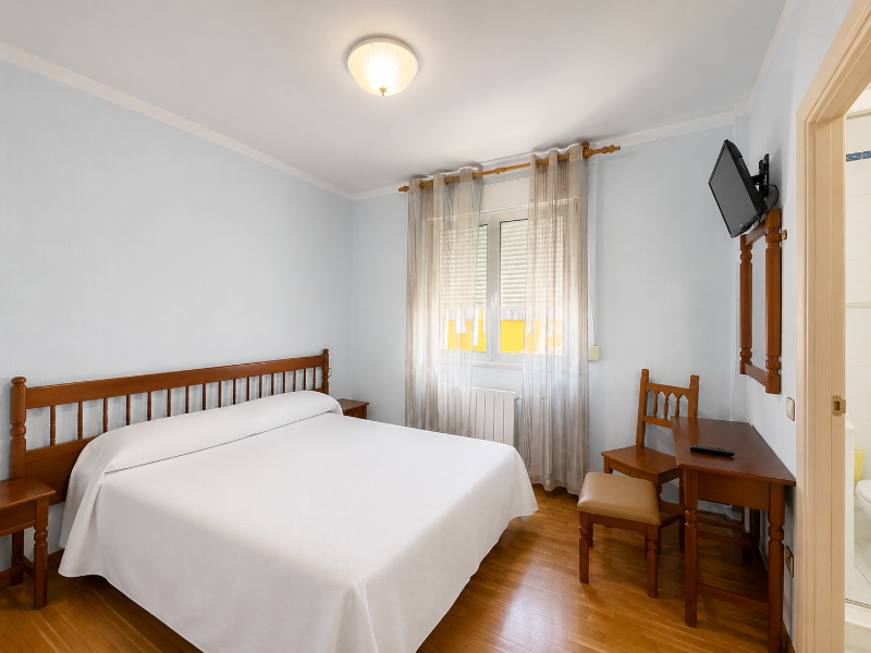 Hostal Ec Leon image
