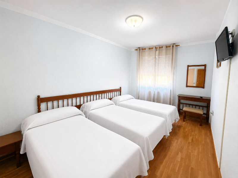 Hostal Ec Leon image