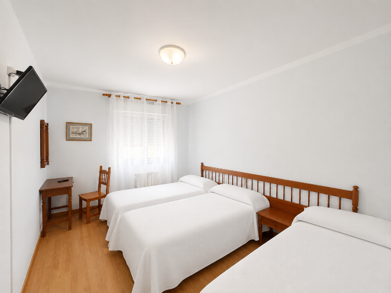 Hostal Ec Leon image