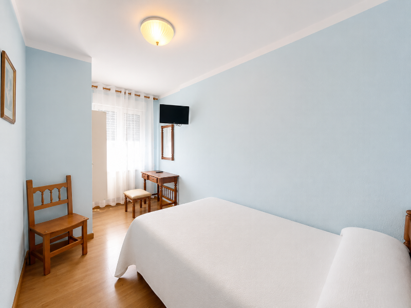 Hostal Ec Leon image
