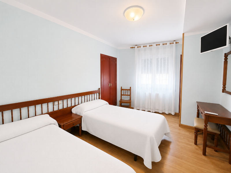 Hostal Ec Leon image