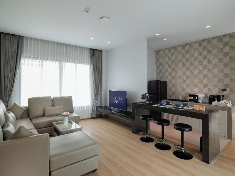 The Horizon Groove Hotel image