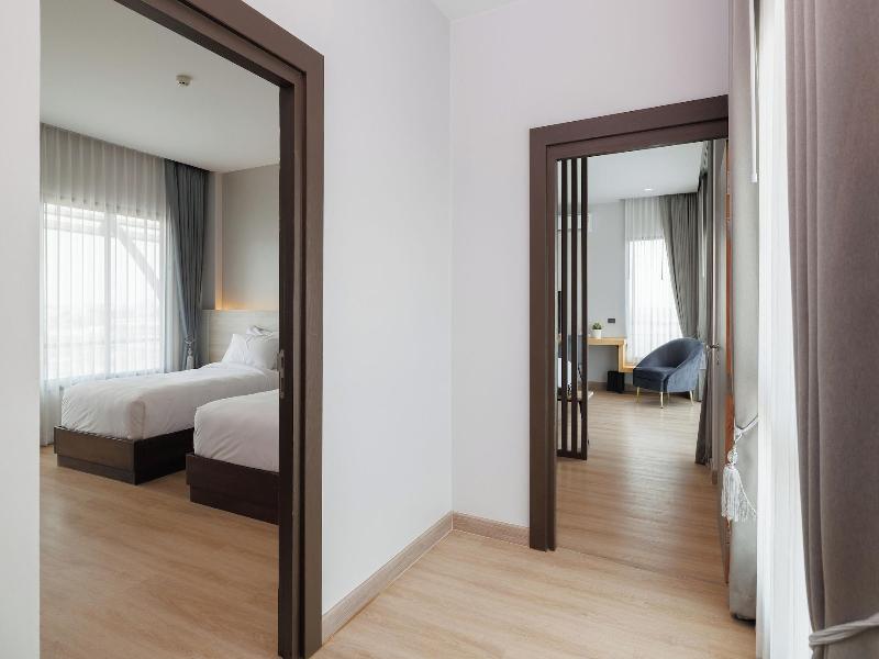 The Horizon Groove Hotel image