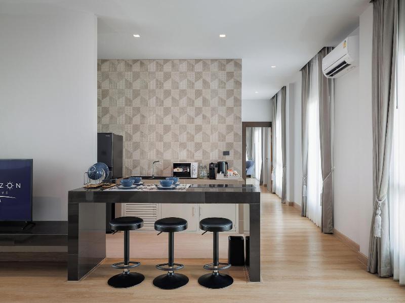 The Horizon Groove Hotel image