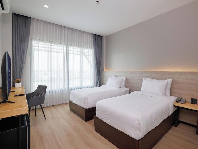 The Horizon Groove Hotel image
