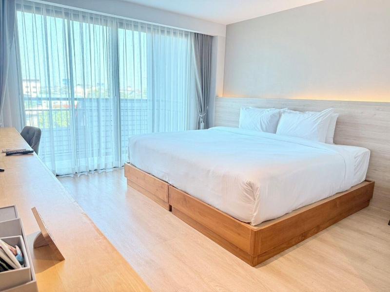 The Horizon Groove Hotel image
