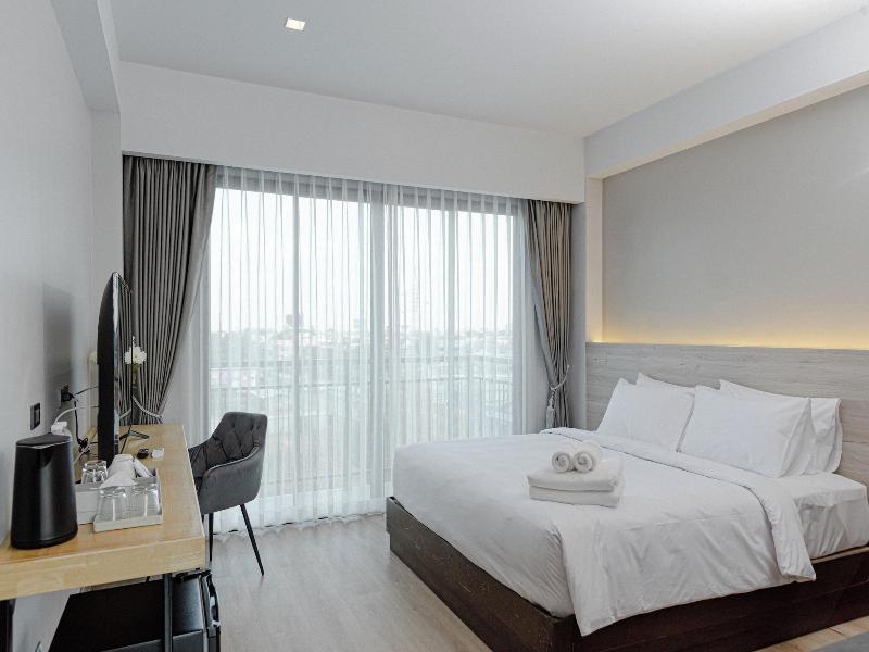 The Horizon Groove Hotel image