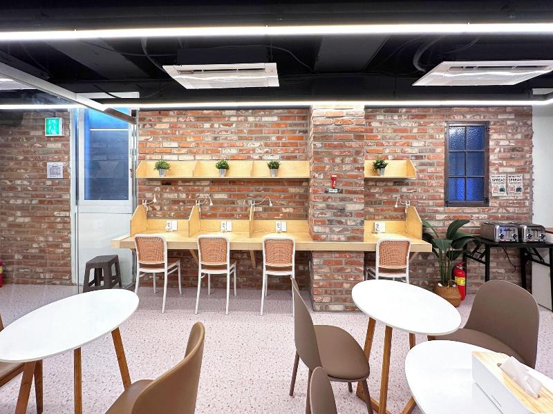 Oyo Hostel Myeongdong 6 image