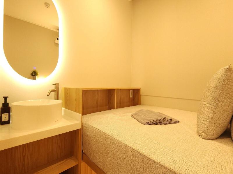 Oyo Hostel Myeongdong 6 image