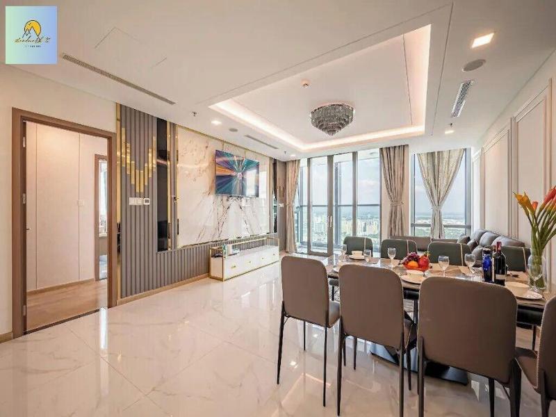 Landmark 81 Skyscraper image