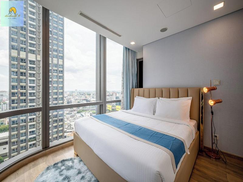 Landmark 81 Skyscraper image