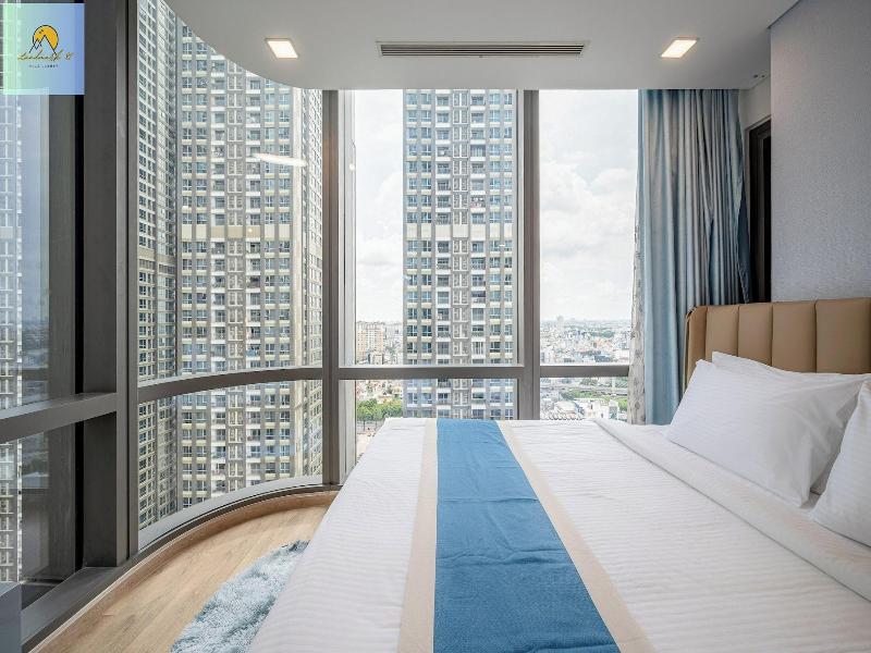 Landmark 81 Skyscraper image