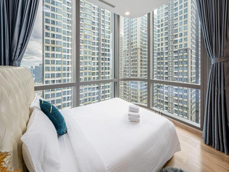 Landmark 81 Skyscraper image