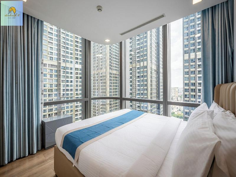 Landmark 81 Skyscraper image