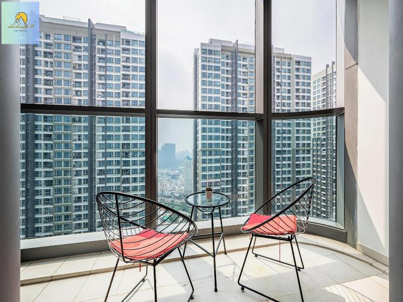 Landmark 81 Skyscraper image