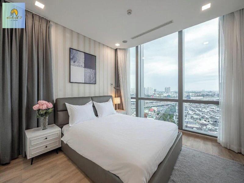 Landmark 81 Skyscraper image
