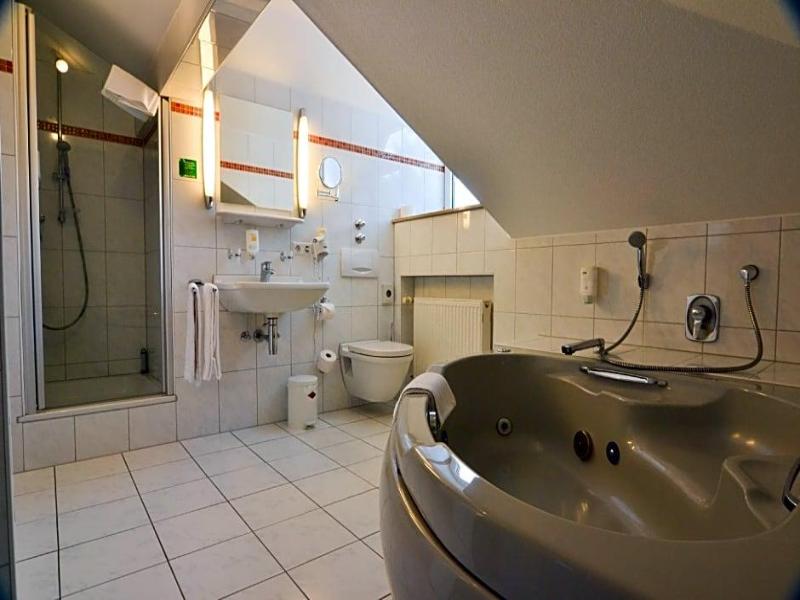 Seehotel Hubertus image