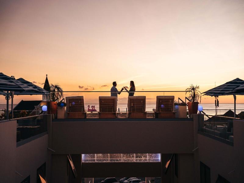 Elements Hotel Shops image