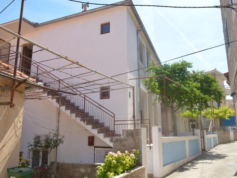 Apartments And Rooms Jakov image