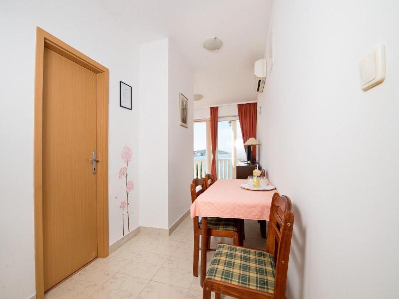 Apartments Ksenija image