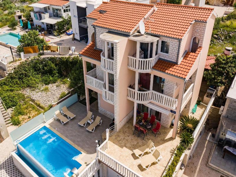 Apartments Ksenija image